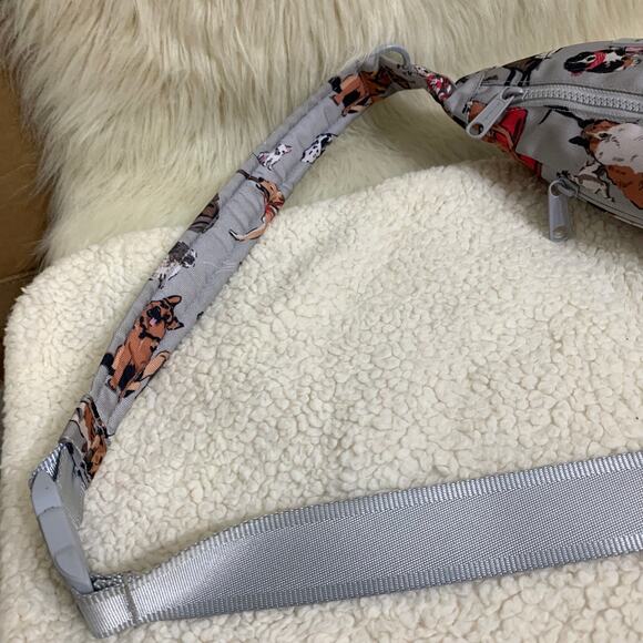 VERA BRADLEY Retired Convertible Reactive Sling Backpack BEST IN SHOW Dogs - Picture 8 of 16